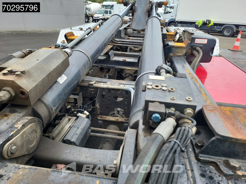 Volvo FH16 750 FH16 6X2 HIAB Multilift XR21S61 Hooklift Lift+steering Axle Automatic Euro 6 - Camion ampliroll: photos 5 Volvo FH16 750 FH16 6X2 HIAB Multilift XR21S61 Hooklift Lift+steering Axle Automatic Euro 6 - Camion ampliroll: photos 5