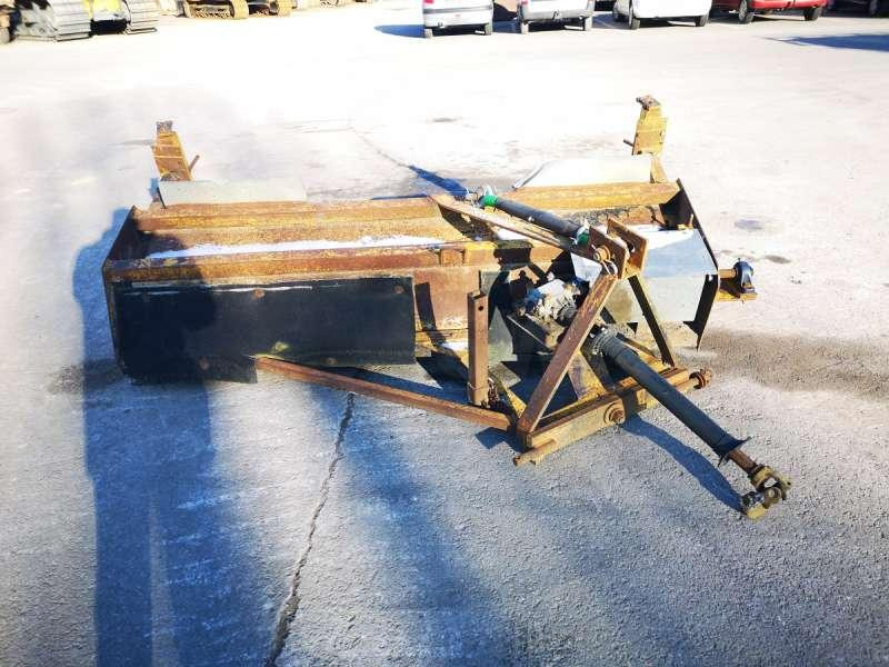 BALAIS 3 POINTS - Brosse: photos 1 BALAIS 3 POINTS - Brosse: photos 1