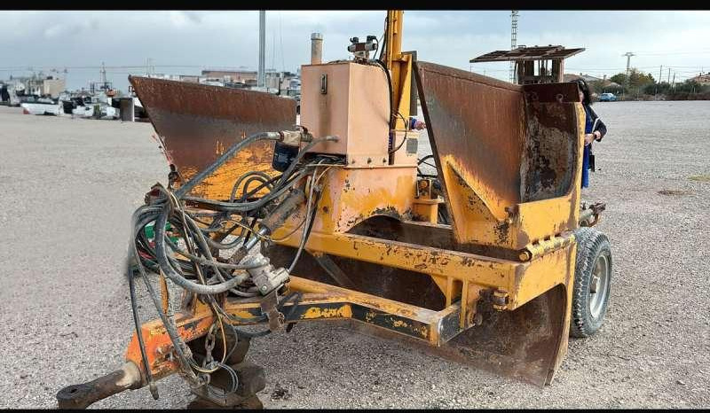 Capilla CRF-2 - Niveleuse: photos 1 Capilla CRF-2 - Niveleuse: photos 1