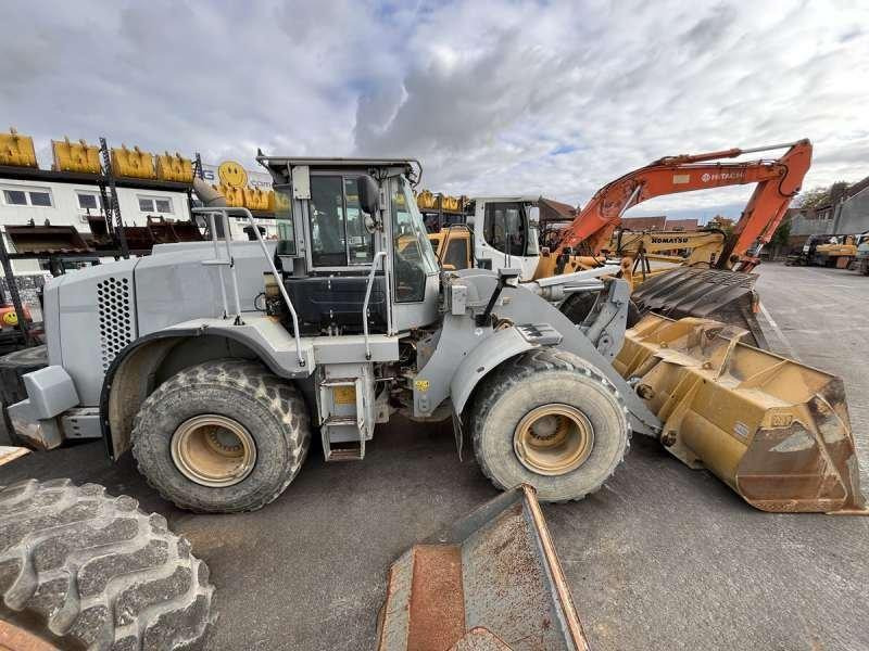 Caterpillar 962K - Chargeuse sur pneus: photos 3 Caterpillar 962K - Chargeuse sur pneus: photos 3