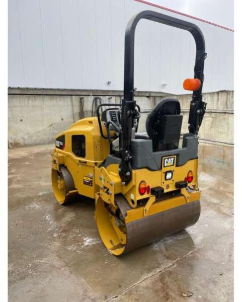 Caterpillar CB2.7 - Rouleau compresseur: photos 4 Caterpillar CB2.7 - Rouleau compresseur: photos 4