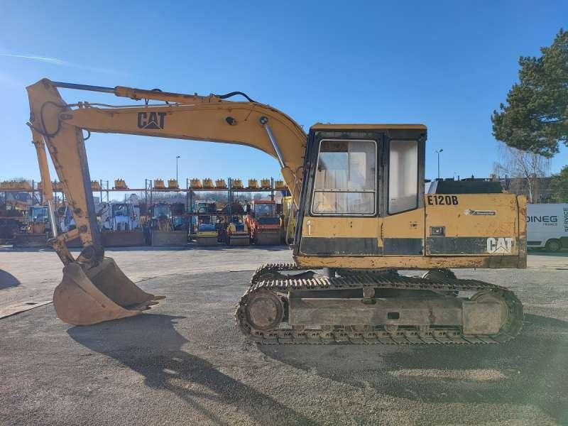 Caterpillar E120B - Pelle sur chenille: photos 4 Caterpillar E120B - Pelle sur chenille: photos 4