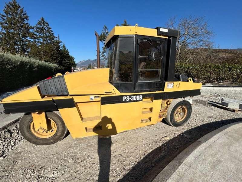 Caterpillar PS300B - Compacteur à pneus: photos 3 Caterpillar PS300B - Compacteur à pneus: photos 3