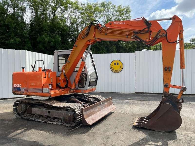 Hitachi EX60 - Pelle sur chenille: photos 1 Hitachi EX60 - Pelle sur chenille: photos 1