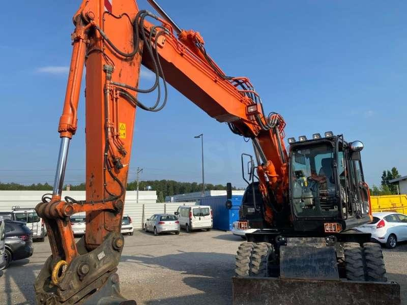 Hitachi ZX170W-5B - Pelle sur pneus: photos 4 Hitachi ZX170W-5B - Pelle sur pneus: photos 4