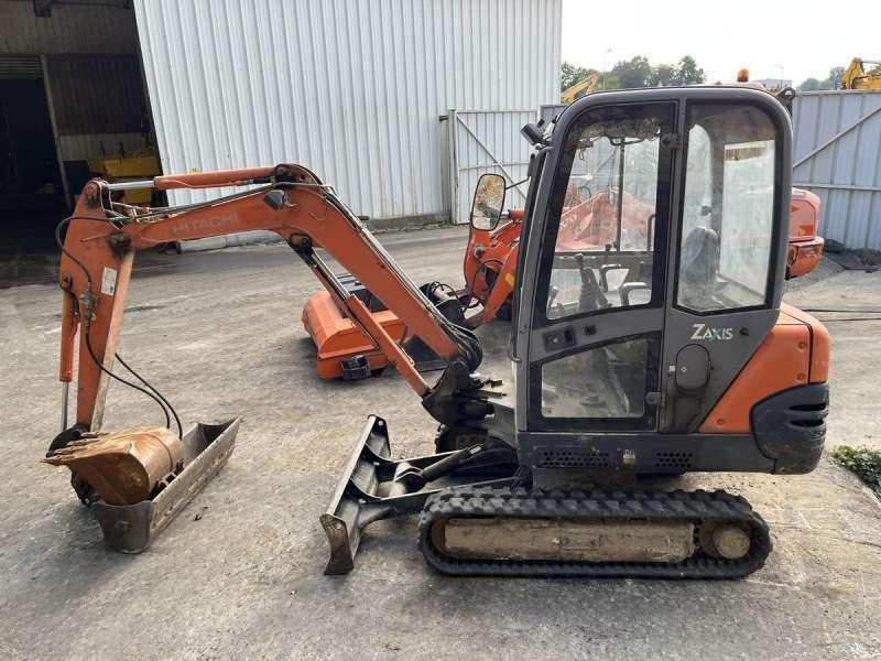 Hitachi ZX25 CLR - Mini pelle: photos 4 Hitachi ZX25 CLR - Mini pelle: photos 4
