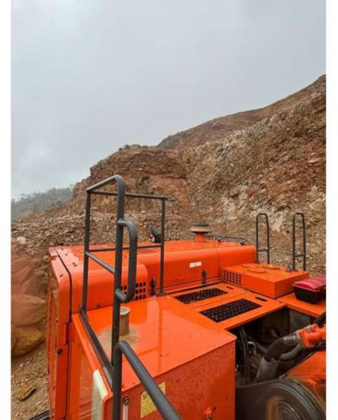 Hitachi ZX670LCH-3 - Pelle sur chenille: photos 4 Hitachi ZX670LCH-3 - Pelle sur chenille: photos 4