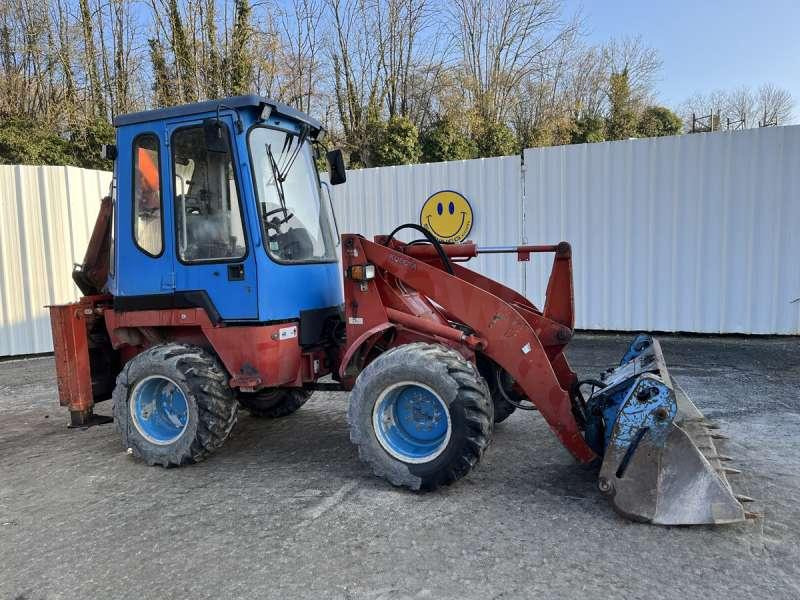 Kubota R520 - Tractopelle: photos 1 Kubota R520 - Tractopelle: photos 1