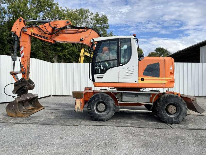 Liebherr A918 COMPACT - Pelle sur pneus: photos 3 Liebherr A918 COMPACT - Pelle sur pneus: photos 3