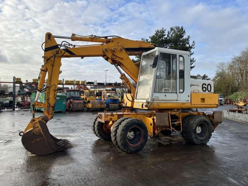 Poclain P60 - Pelle sur pneus: photos 3 Poclain P60 - Pelle sur pneus: photos 3