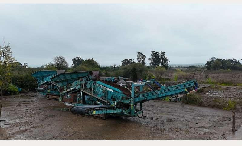 Powerscreen Cribleuse WARRIOR 1400 - Crible: photos 2 Powerscreen Cribleuse WARRIOR 1400 - Crible: photos 2