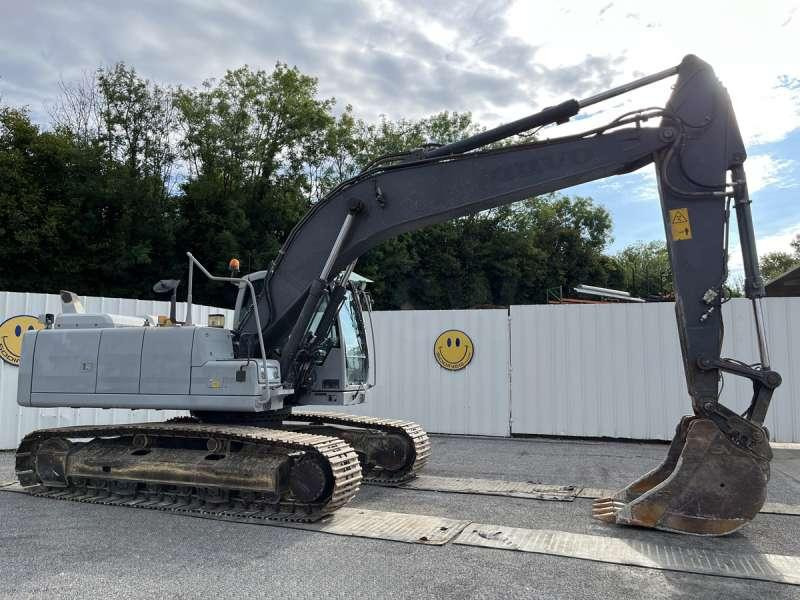 Volvo EC220DL - Pelle sur chenille: photos 1 Volvo EC220DL - Pelle sur chenille: photos 1