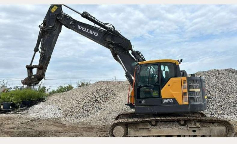 Volvo ECR235EL - Pelle sur chenille: photos 1 Volvo ECR235EL - Pelle sur chenille: photos 1