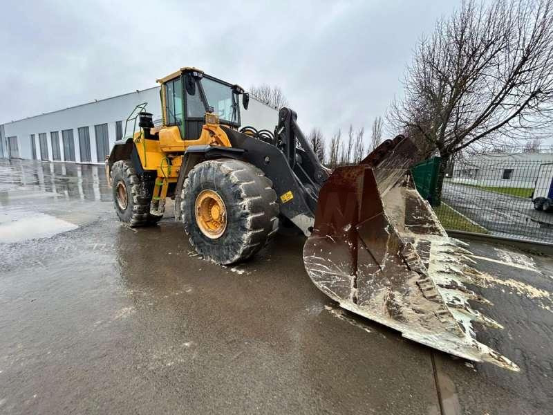 Volvo L220H - Chargeuse sur pneus: photos 2 Volvo L220H - Chargeuse sur pneus: photos 2