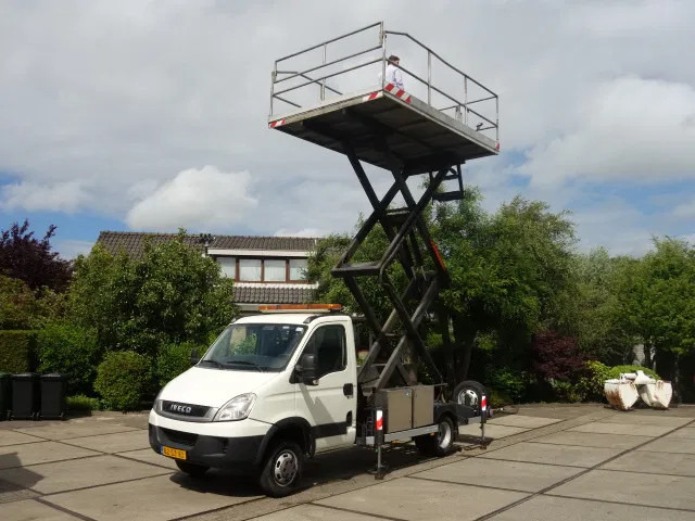 Iveco Daily 50C14 SKY WORKER PLATO - Camion: photos 1 Iveco Daily 50C14 SKY WORKER PLATO - Camion: photos 1