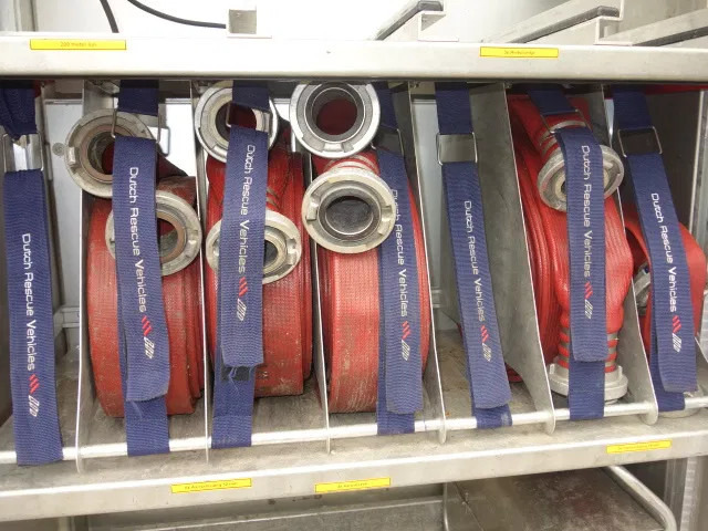 MAN TGM 15.250 FIRE TRUCK,2000 LITER TANK, FOAM TANK, AIRCO,WITH EQUIPMENT - Camion de pompier: photos 4 MAN TGM 15.250 FIRE TRUCK,2000 LITER TANK, FOAM TANK, AIRCO,WITH EQUIPMENT - Camion de pompier: photos 4