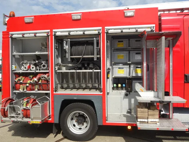 MAN TGM 15.290 15-280 BOMBEROS FIRE TRUCK, 3000 LITER PER MIN - Camion de pompier: photos 3 MAN TGM 15.290 15-280 BOMBEROS FIRE TRUCK, 3000 LITER PER MIN - Camion de pompier: photos 3