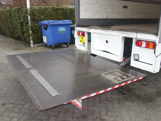 Mercedes-Benz Antos 2027 - Camion fourgon: photos 5 Mercedes-Benz Antos 2027 - Camion fourgon: photos 5