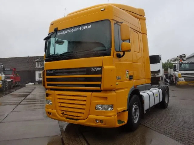DAF XF 105.460 2 diesel tanken - Tracteur routier: photos 2 DAF XF 105.460 2 diesel tanken - Tracteur routier: photos 2