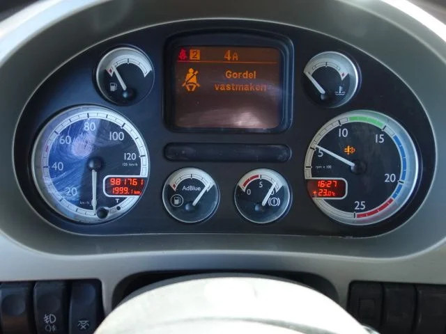 DAF XF 105.460 zf intarder - Tracteur routier: photos 3 DAF XF 105.460 zf intarder - Tracteur routier: photos 3