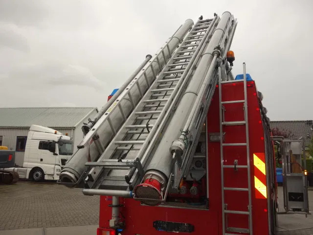 Volvo FM 10 330 pk 2000 LITER WATER TANK KRONEBURGPUMP - Camion de pompier: photos 5 Volvo FM 10 330 pk 2000 LITER WATER TANK KRONEBURGPUMP - Camion de pompier: photos 5