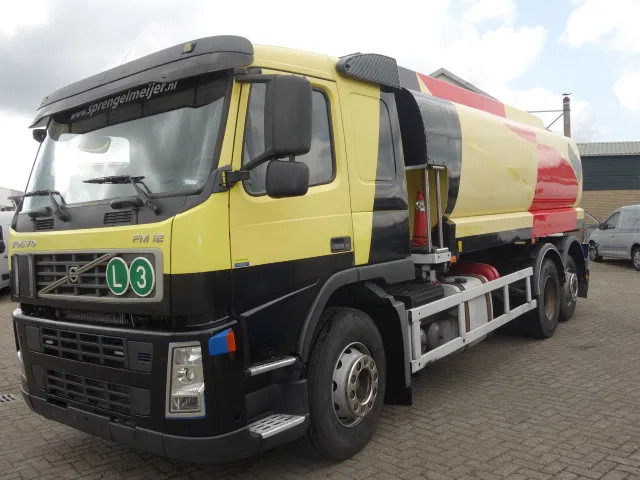 Volvo FM 12 18500liter tank,AIRCO,MANUAL GEARBOX - Camion citerne: photos 1 Volvo FM 12 18500liter tank,AIRCO,MANUAL GEARBOX - Camion citerne: photos 1