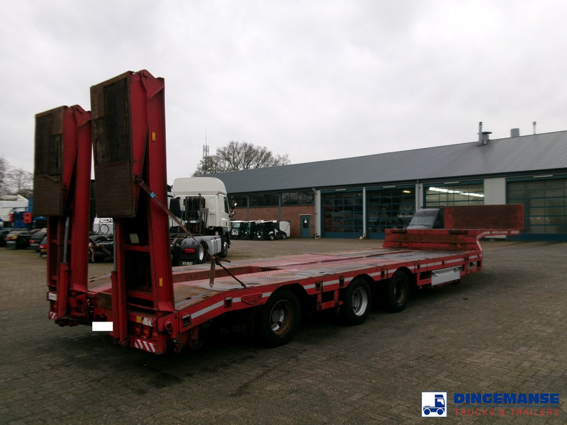 Broshuis 3-axle semi lowbed trailer 45t + ramps - DAMAGED - Semi-remorque surbaissé: photos 4 Broshuis 3-axle semi lowbed trailer 45t + ramps - DAMAGED - Semi-remorque surbaissé: photos 4