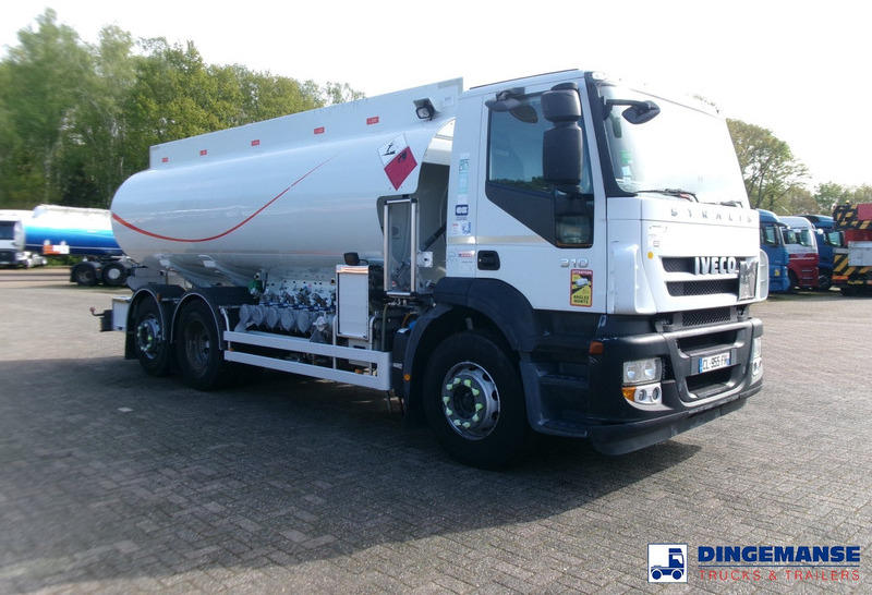 Iveco AD260S31Y 6X2 fuel tank 19 m3 / 5 comp / ADR 02-07-2024 - Camion citerne: photos 2 Iveco AD260S31Y 6X2 fuel tank 19 m3 / 5 comp / ADR 02-07-2024 - Camion citerne: photos 2