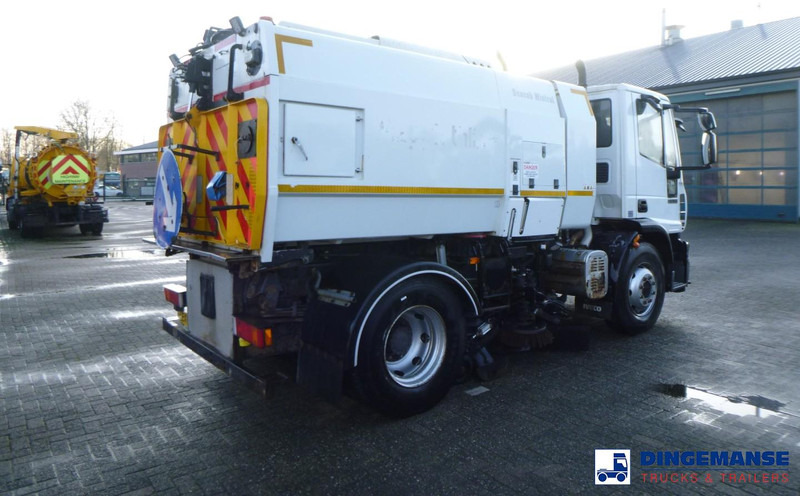 Iveco Eurocargo ML150E22 4x2 Scarab Mistral 6.2 m3 sweeper - Balayeuse de voirie: photos 4 Iveco Eurocargo ML150E22 4x2 Scarab Mistral 6.2 m3 sweeper - Balayeuse de voirie: photos 4