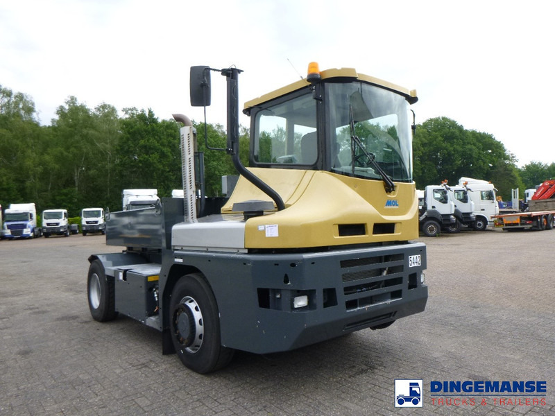 MOL RM 255 4X4 terminal drawbar tractor 150 ton - Tracteur portuaire: photos 2 MOL RM 255 4X4 terminal drawbar tractor 150 ton - Tracteur portuaire: photos 2