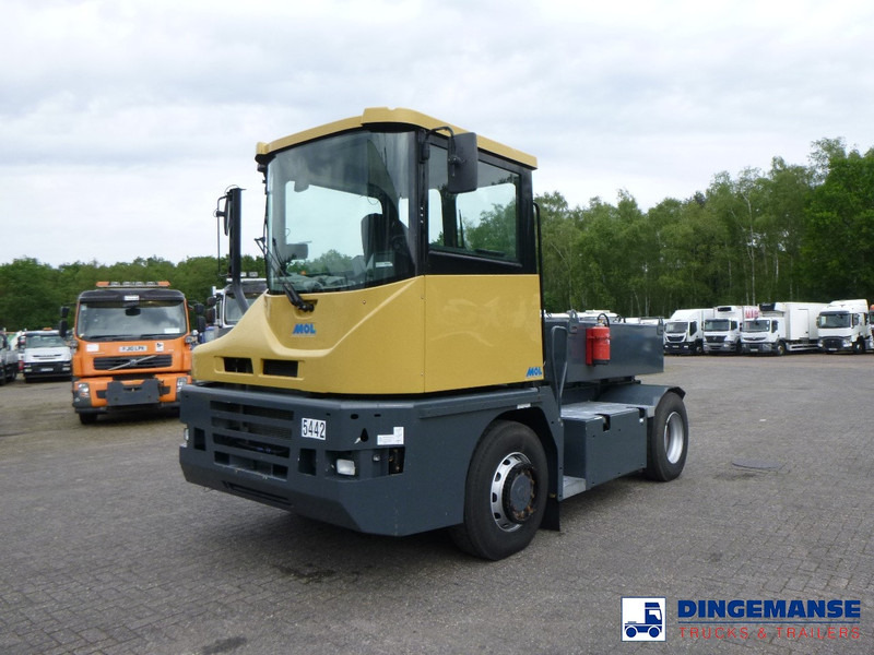 MOL RM 255 4X4 terminal drawbar tractor 150 ton - Tracteur portuaire: photos 1 MOL RM 255 4X4 terminal drawbar tractor 150 ton - Tracteur portuaire: photos 1