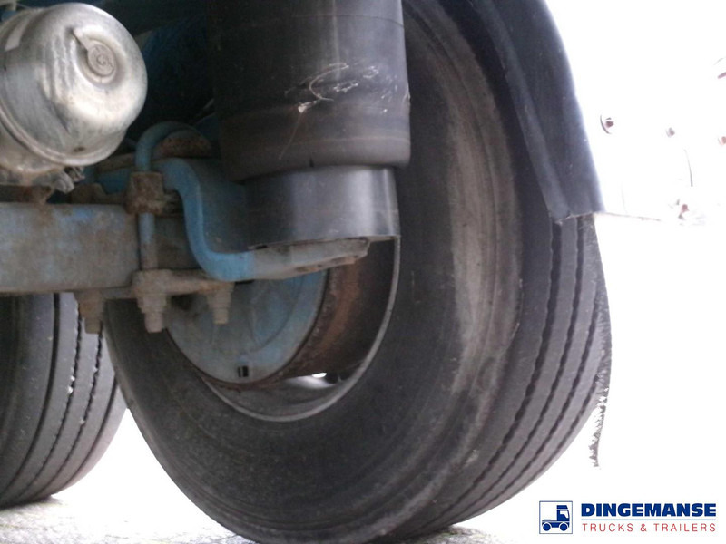 Semi-remorque citerne Magyar Chemical tank inox L4BH 33.5 m3 / 3 comp: photos 12 Semi-remorque citerne Magyar Chemical tank inox L4BH 33.5 m3 / 3 comp: photos 12