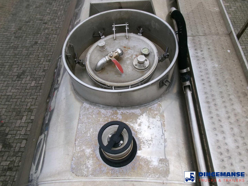 Semi-remorque citerne Magyar Chemical tank inox L4BH 33.5 m3 / 3 comp: photos 14 Semi-remorque citerne Magyar Chemical tank inox L4BH 33.5 m3 / 3 comp: photos 14