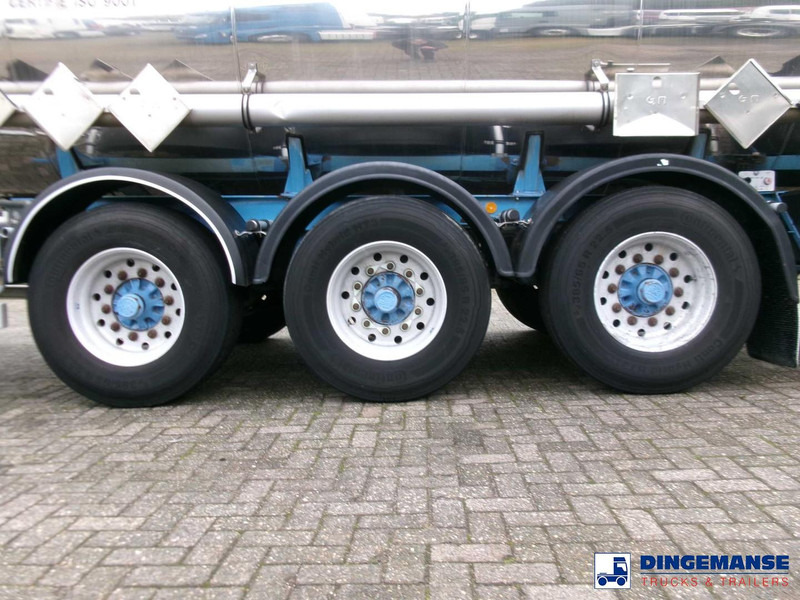 Semi-remorque citerne Magyar Chemical tank inox L4BH 33.5 m3 / 3 comp: photos 10 Semi-remorque citerne Magyar Chemical tank inox L4BH 33.5 m3 / 3 comp: photos 10