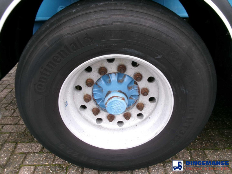 Semi-remorque citerne Magyar Chemical tank inox L4BH 33.5 m3 / 3 comp: photos 11 Semi-remorque citerne Magyar Chemical tank inox L4BH 33.5 m3 / 3 comp: photos 11