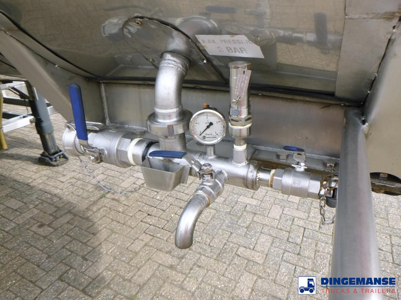 Semi-remorque citerne Parcisa Chemical tank inox L4BH 37.5 / 1 comp: photos 11 Semi-remorque citerne Parcisa Chemical tank inox L4BH 37.5 / 1 comp: photos 11