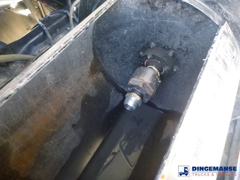 Crédit-bail de Renault Midlum 280 dxi 4x2 gas tank 18.7 m3 Renault Midlum 280 dxi 4x2 gas tank 18.7 m3: photos 17