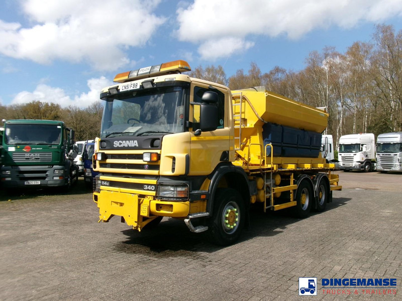 Scania P114-340 CB 6X6 RHD gritter / snow plough - Engin de déneigement: photos 1 Scania P114-340 CB 6X6 RHD gritter / snow plough - Engin de déneigement: photos 1