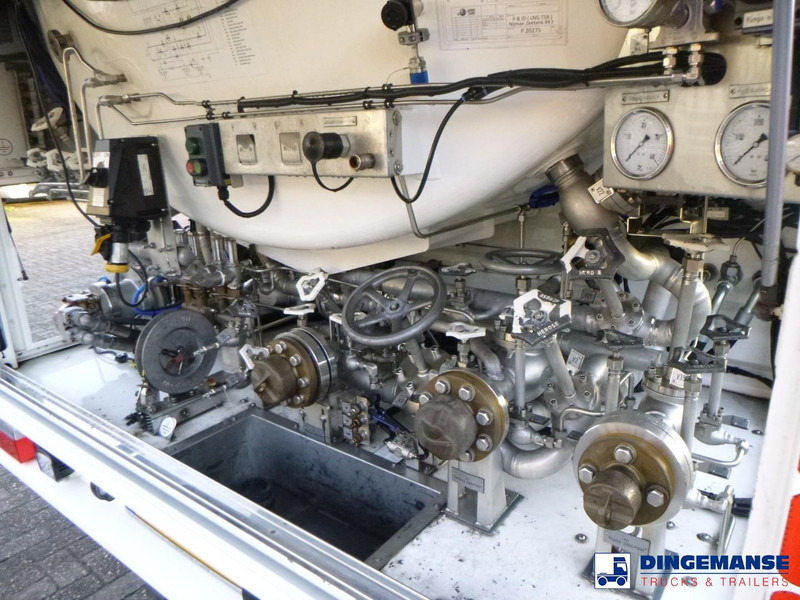 Semi-remorque citerne Van Hool Cryogenic tank inox 58.6 m3 / 1 comp / R10,4BN (methane/argon/nitrogen): photos 12 Semi-remorque citerne Van Hool Cryogenic tank inox 58.6 m3 / 1 comp / R10,4BN (methane/argon/nitrogen): photos 12