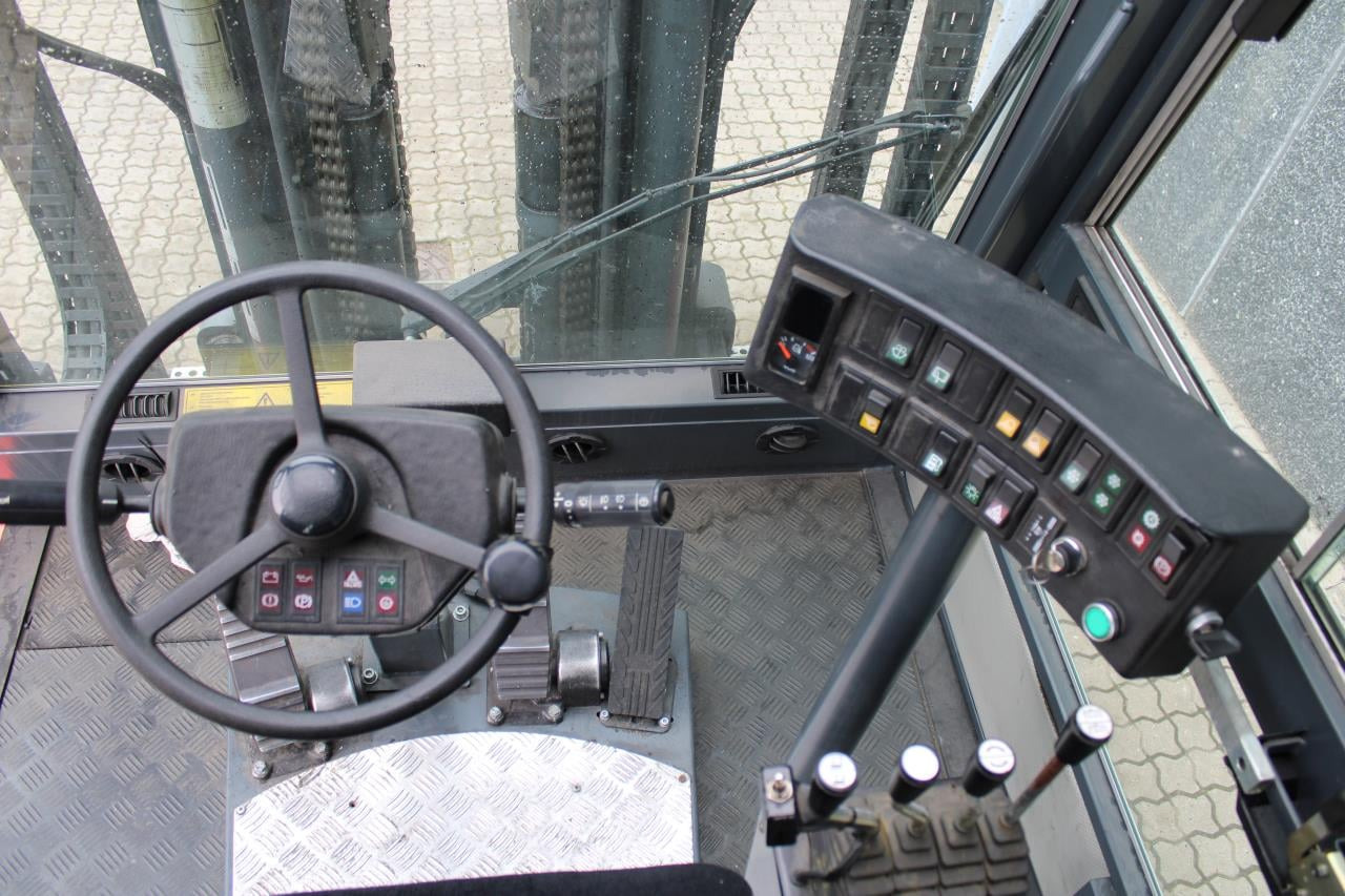 Dantruck 9890GD - Chariot élévateur à gaz: photos 4 Dantruck 9890GD - Chariot élévateur à gaz: photos 4