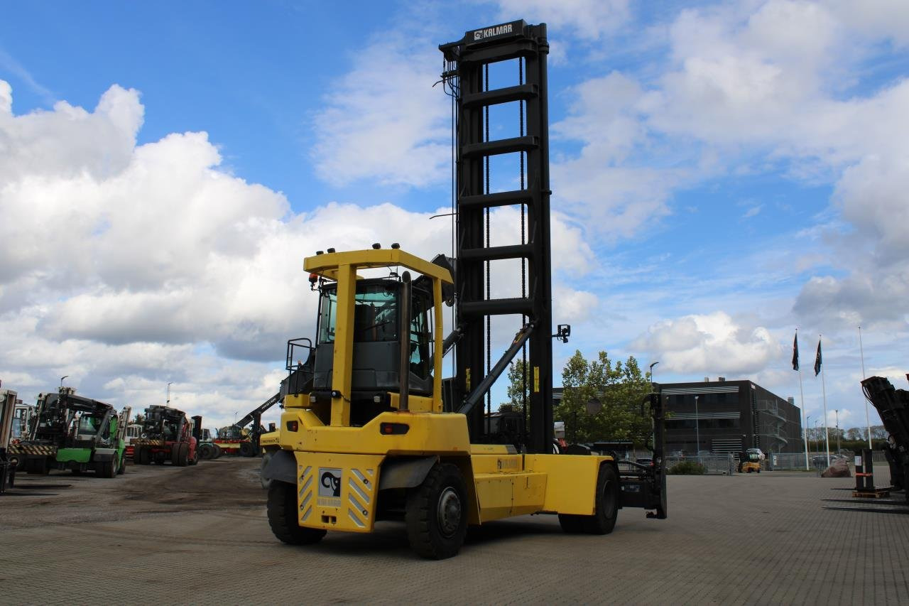 Kalmar DCG90-45ES7 - Chariot porte-conteneur: photos 3 Kalmar DCG90-45ES7 - Chariot porte-conteneur: photos 3