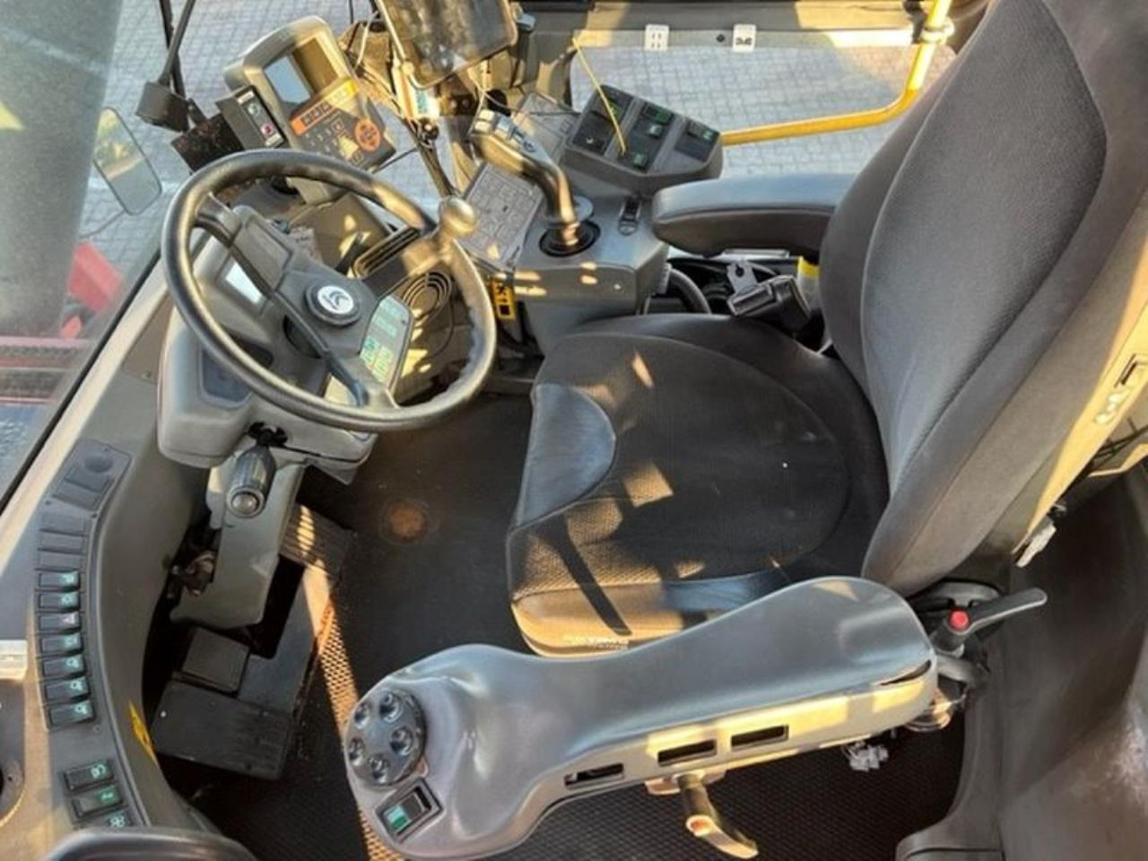 Kalmar DRF450-65S6X - Reach stacker: photos 4 Kalmar DRF450-65S6X - Reach stacker: photos 4