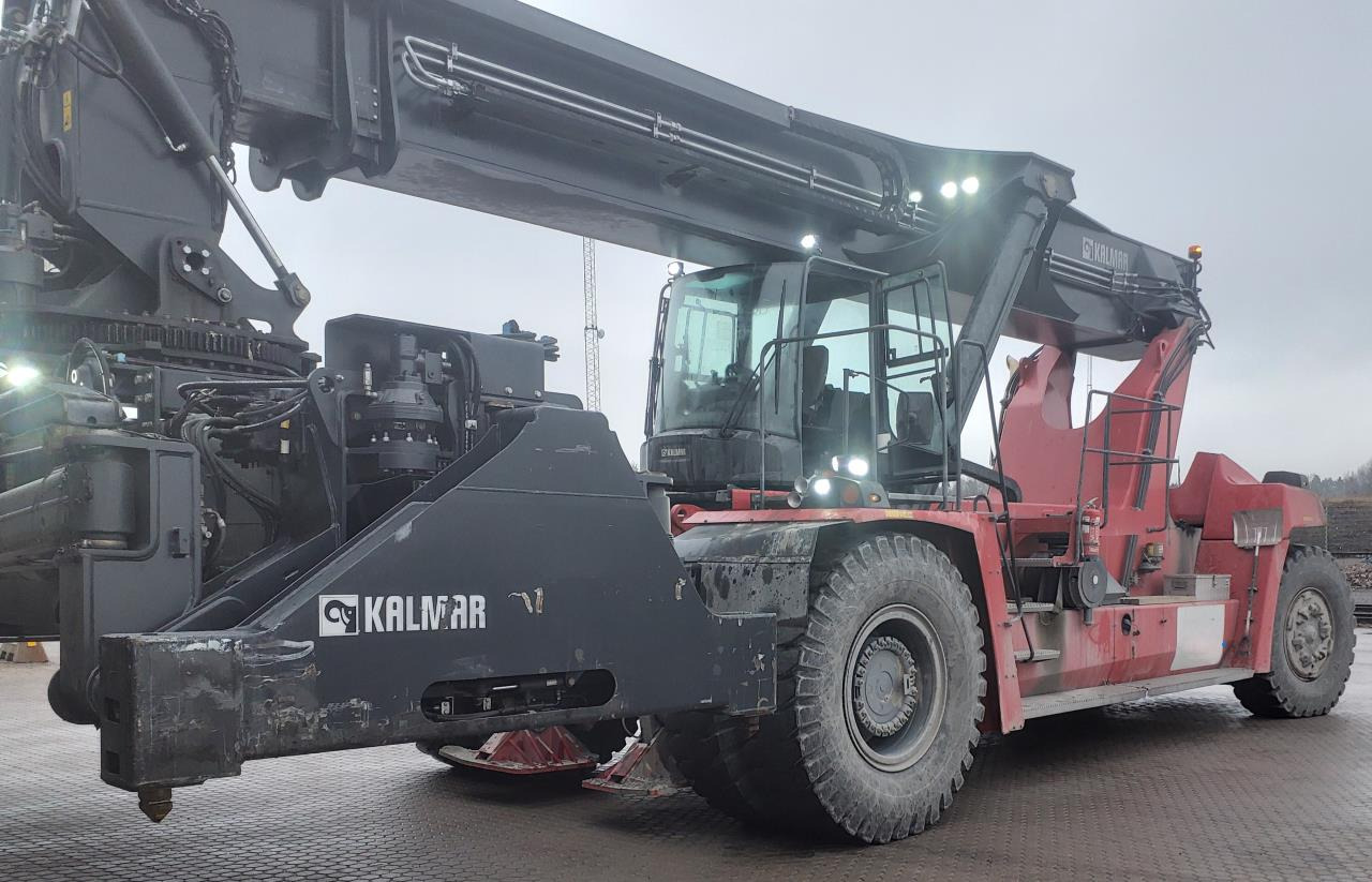 Kalmar DRG450-75C5XS - Reach stacker: photos 1 Kalmar DRG450-75C5XS - Reach stacker: photos 1