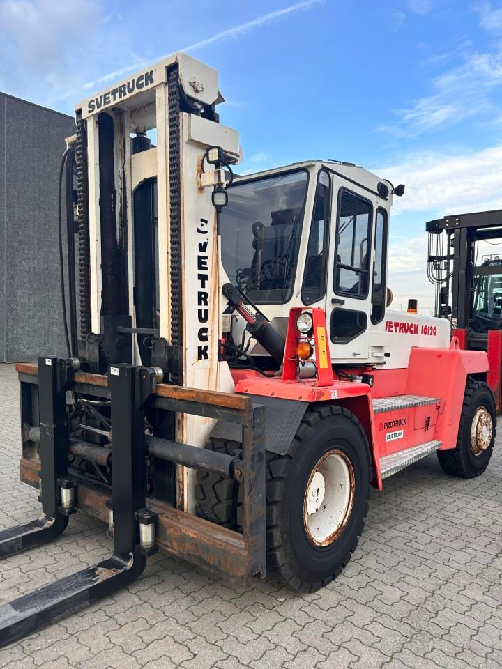 SveTruck 16120-38 - Chariot élévateur diesel: photos 2 SveTruck 16120-38 - Chariot élévateur diesel: photos 2