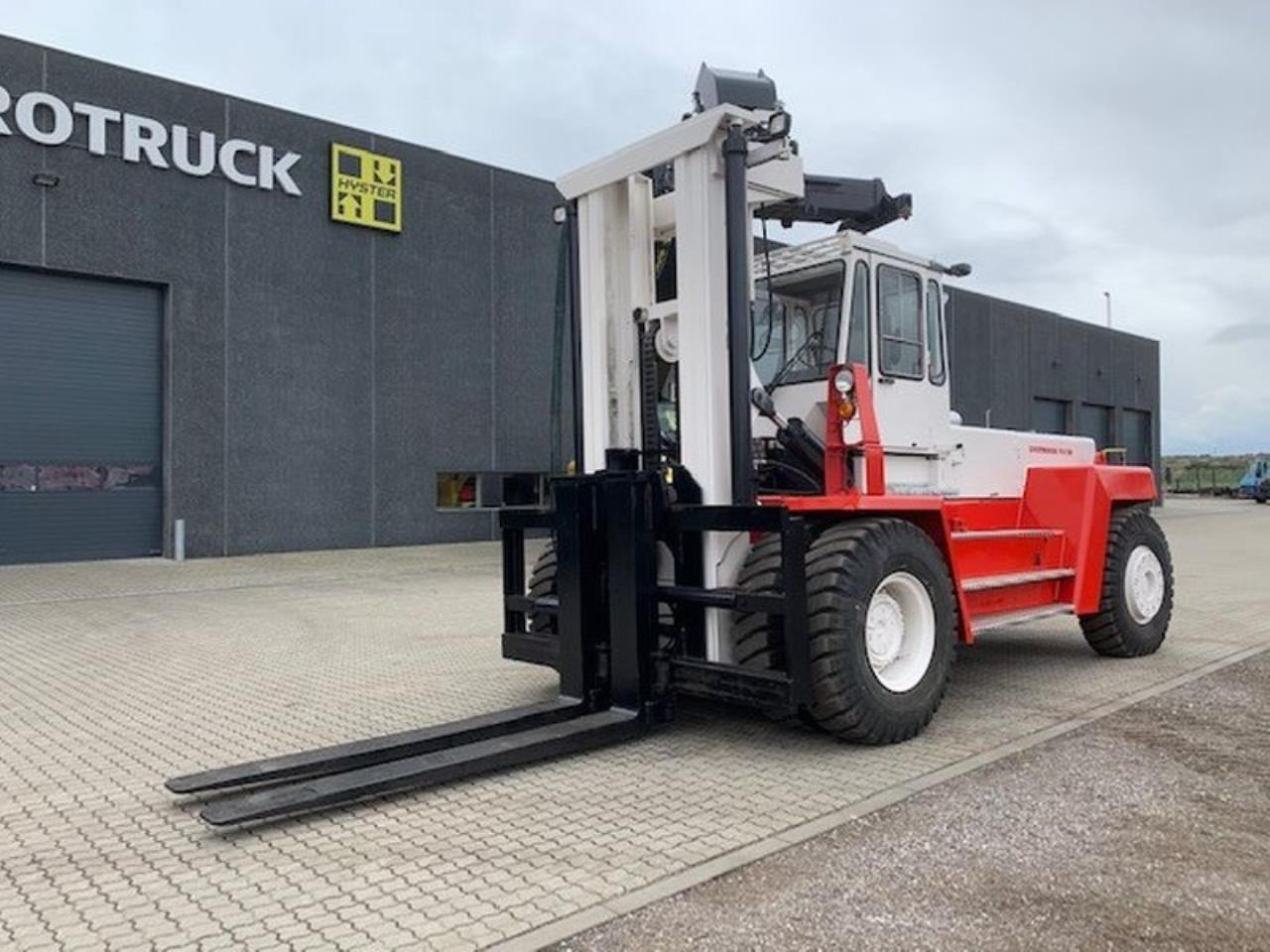 SveTruck 25120-42 - Chariot élévateur diesel: photos 2 SveTruck 25120-42 - Chariot élévateur diesel: photos 2
