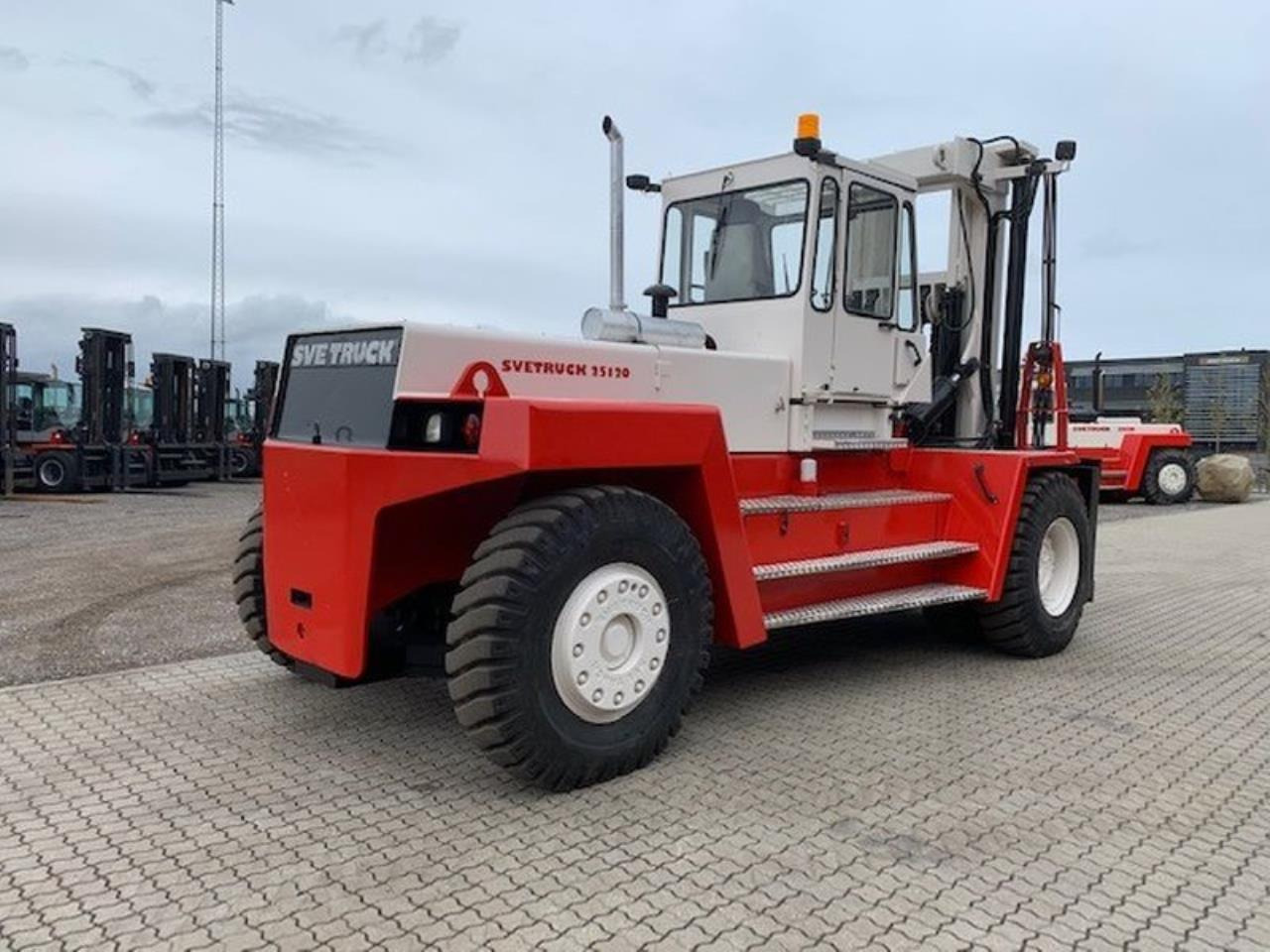 SveTruck 25120-42 - Chariot élévateur diesel: photos 3 SveTruck 25120-42 - Chariot élévateur diesel: photos 3