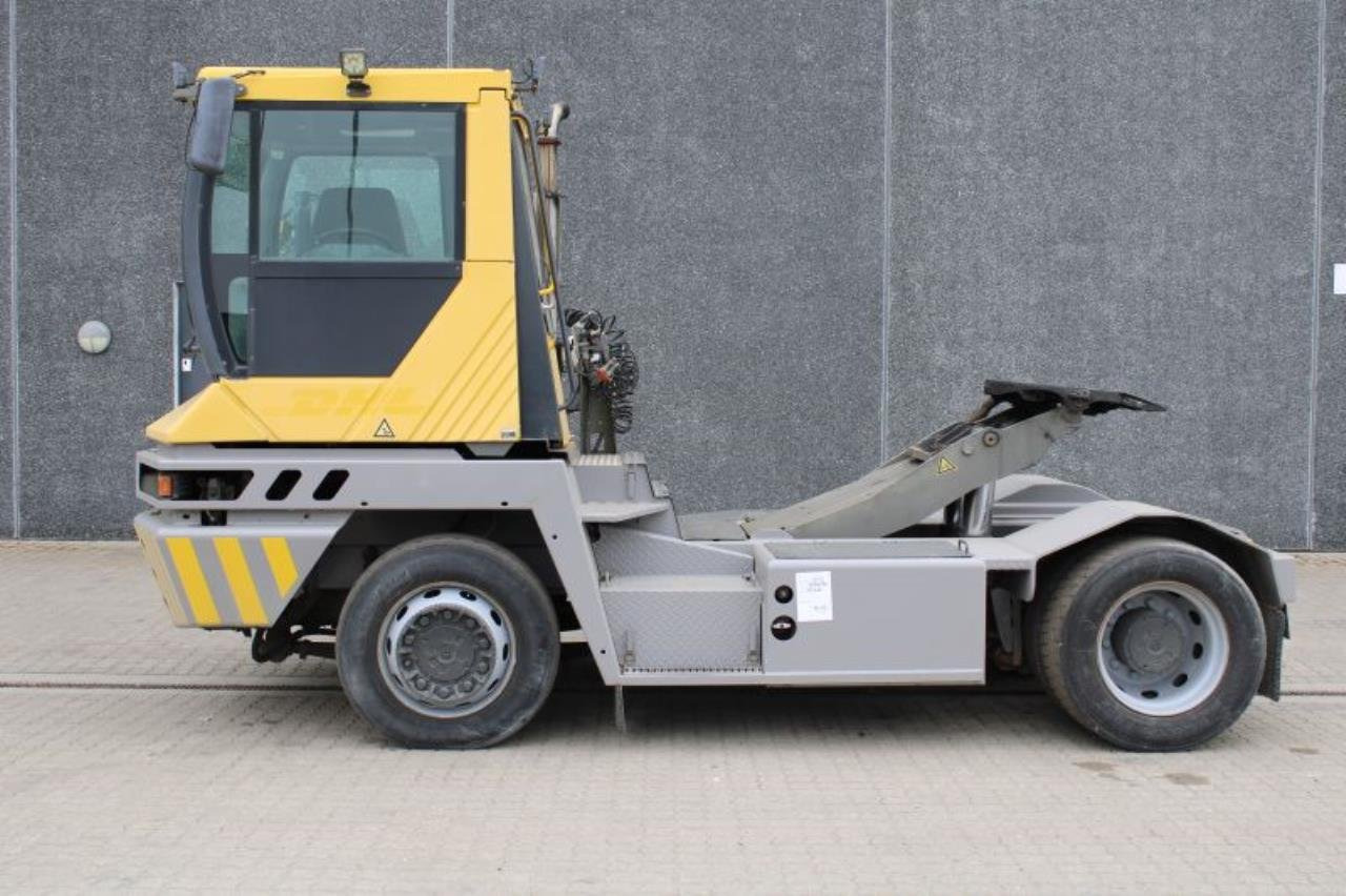 Terberg RT222 - Tracteur portuaire: photos 1 Terberg RT222 - Tracteur portuaire: photos 1