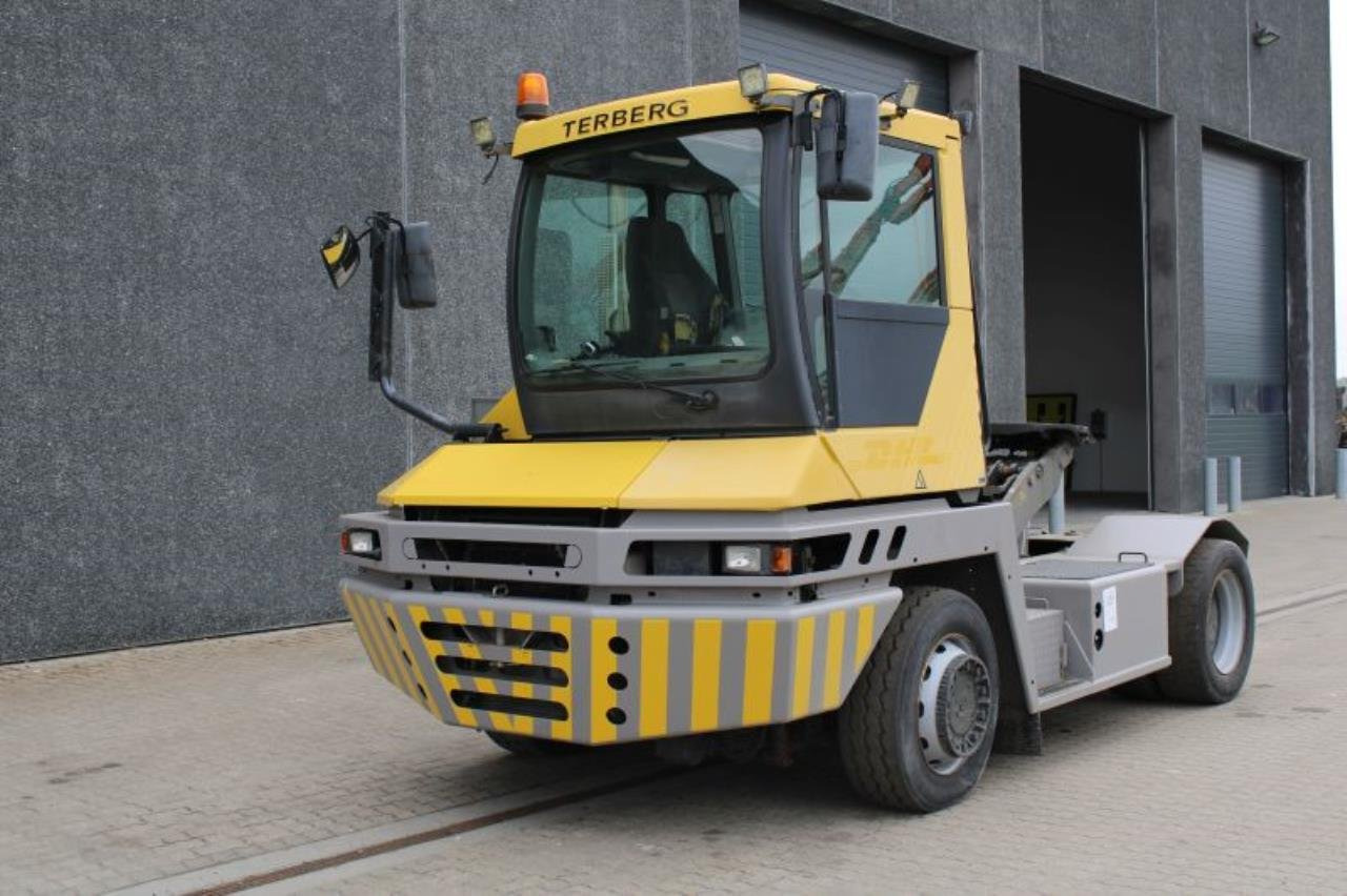Terberg RT222 - Tracteur portuaire: photos 2 Terberg RT222 - Tracteur portuaire: photos 2