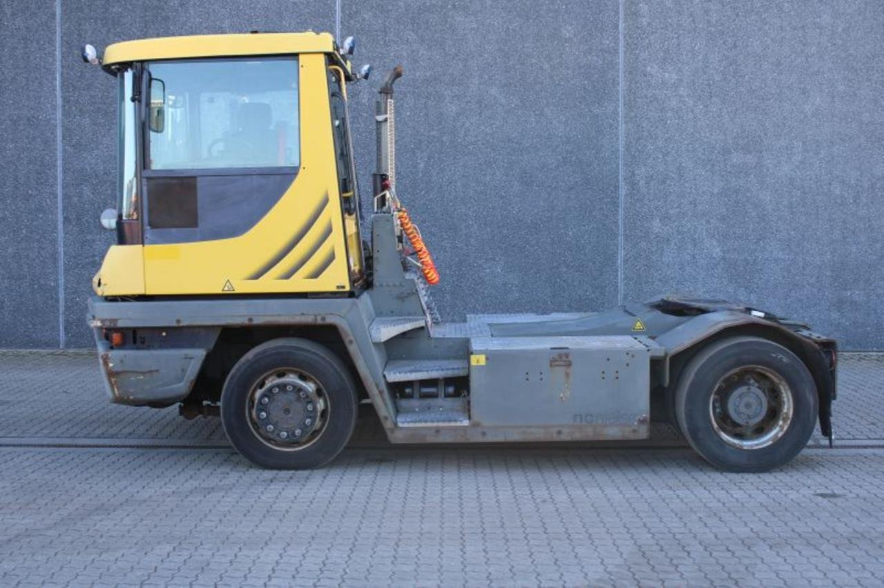 Terberg RT223 - Tracteur portuaire: photos 1 Terberg RT223 - Tracteur portuaire: photos 1