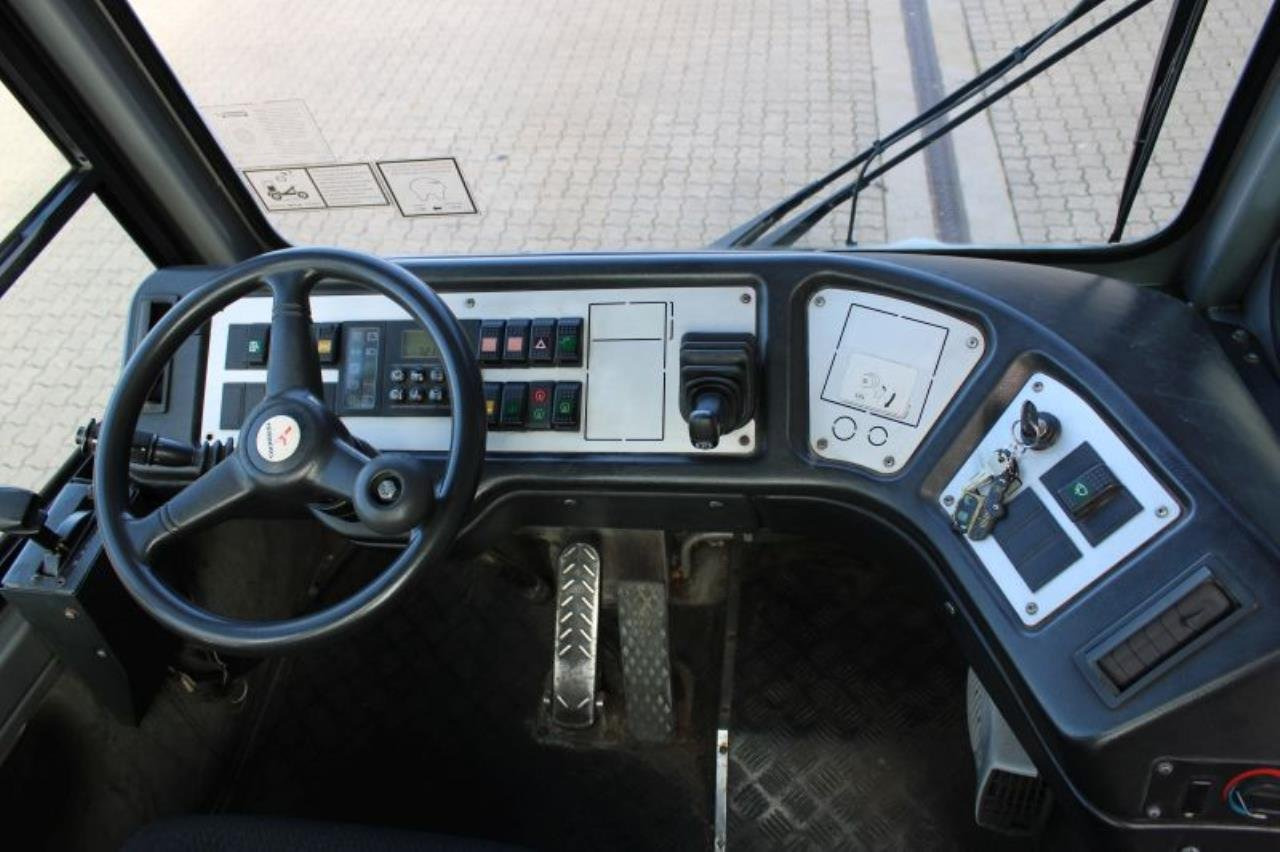 Terberg YT182 - Tracteur portuaire: photos 4 Terberg YT182 - Tracteur portuaire: photos 4